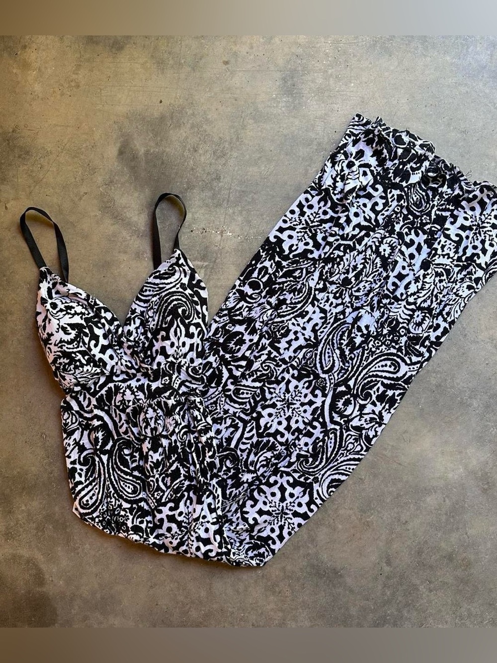 Black and white maxi dress with adjustable waist strap